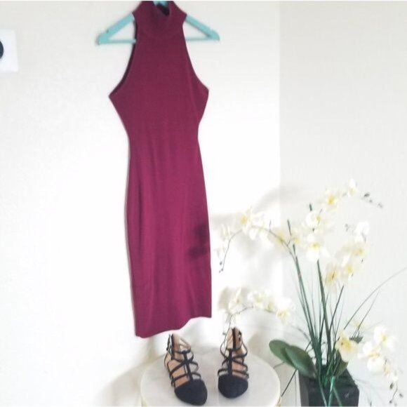 Windsor Burgundy Sleeveless Turtleneck Bodycon Midi Dress size Medium - Picture 2 of 5